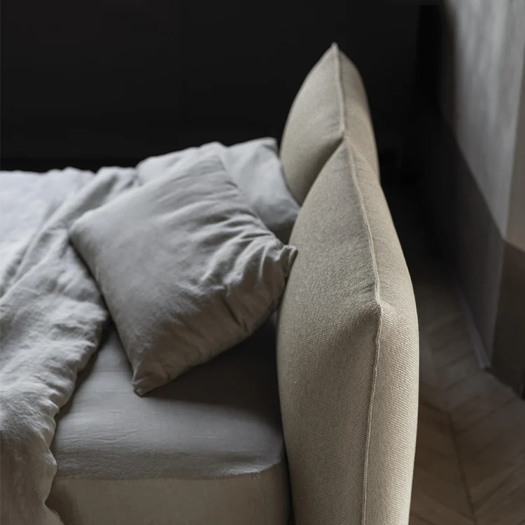 Modern Minimalist Upholstered Bed.